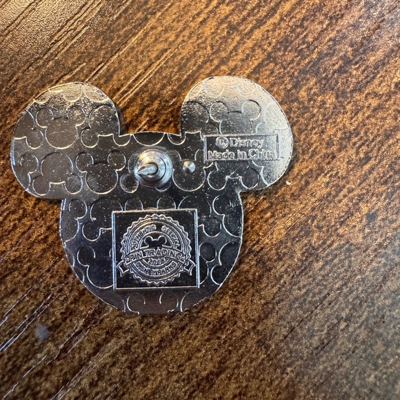 ONE LOT Disney Trading Pins - Picture 15 of 16